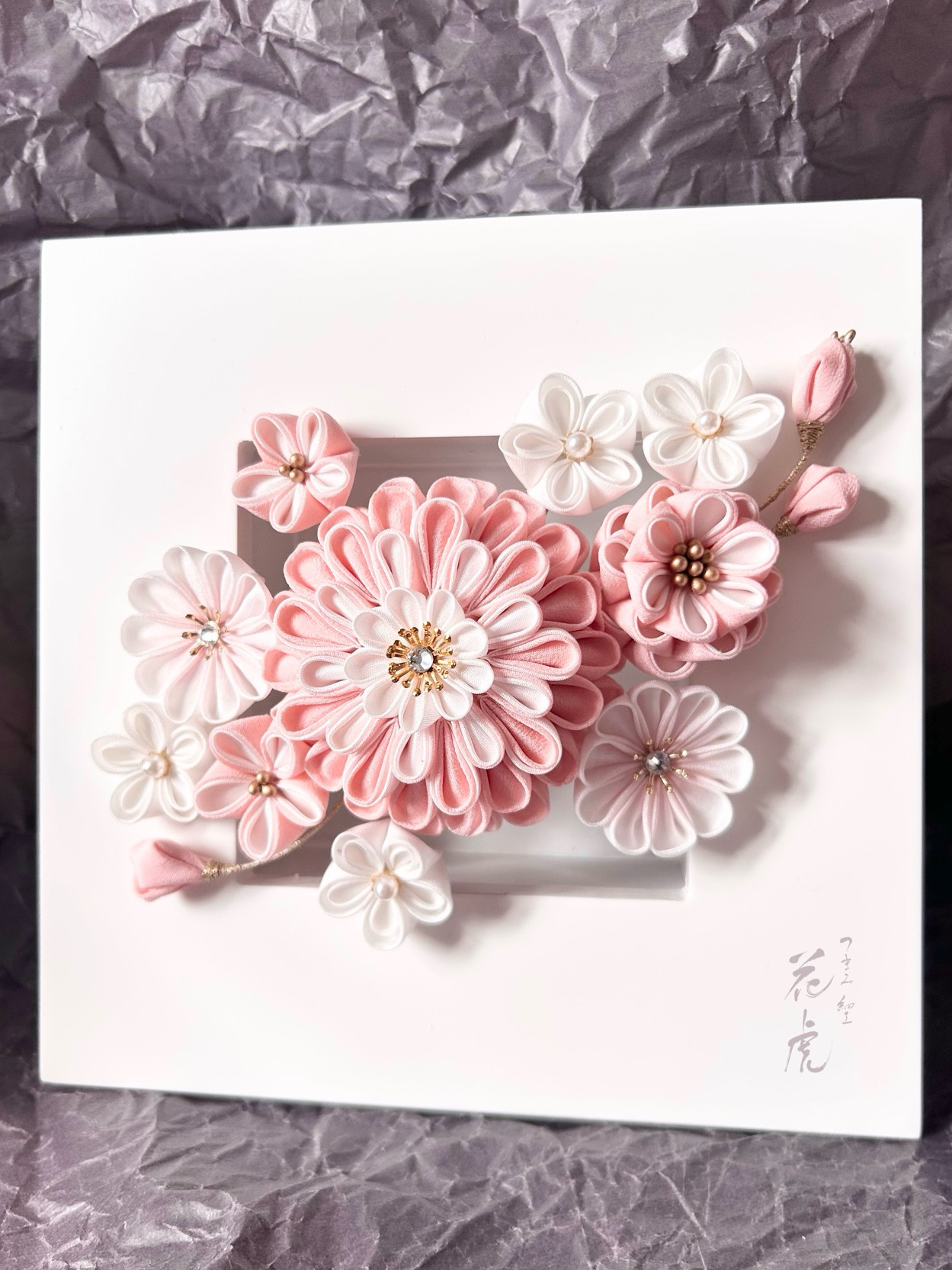 ギフト　アレンジ　インテリア　和室　お中元　ケース付き　お祝い　壁掛け　つまみ細工 七五三 　着物 成人式　花　ピンク