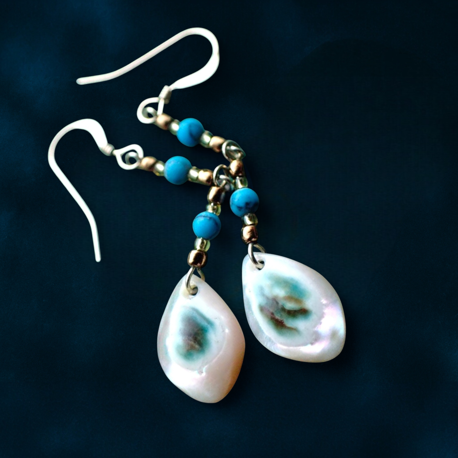 【凪 - Nagi -】【一点物】夜光貝のしずくピアス｜穏やかな南国の海を映す透明感アクセサリー