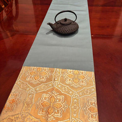 豪華刺繍 花嫁衣装の丸帯から作ったタッセル付き正絹テーブルランナー