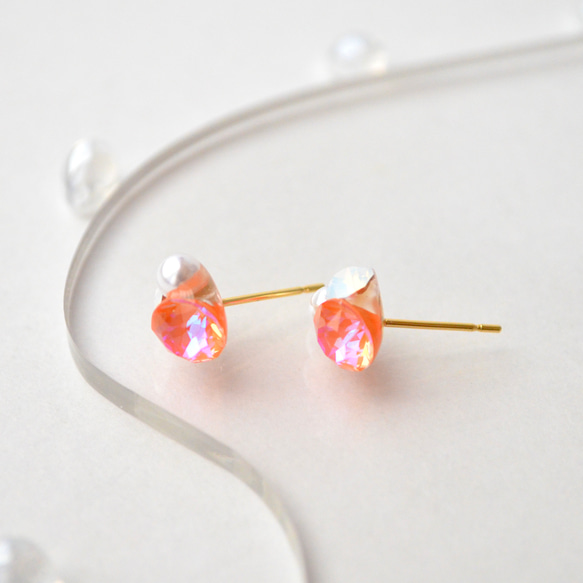 セカンドピアスにも◎オレンジの小粒ピアス/イヤリング  推し活 クリスタル プチギフト  軽い 小さい チタン  橙 4枚目の画像