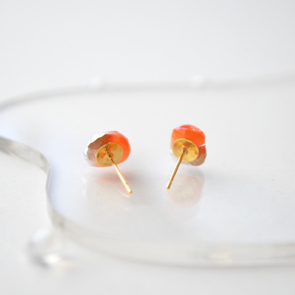 セカンドピアスにも◎オレンジの小粒ピアス/イヤリング  推し活 クリスタル プチギフト  軽い 小さい チタン  橙 8枚目の画像