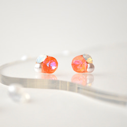 セカンドピアスにも◎オレンジの小粒ピアス/イヤリング  推し活 クリスタル プチギフト  軽い 小さい チタン  橙 1枚目の画像