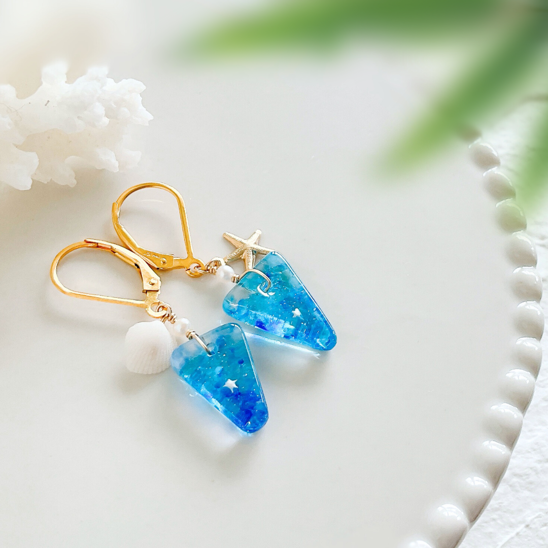 石垣島のガラスピアス 夏音 2502-1 ピアス（その他） 石垣島の海色