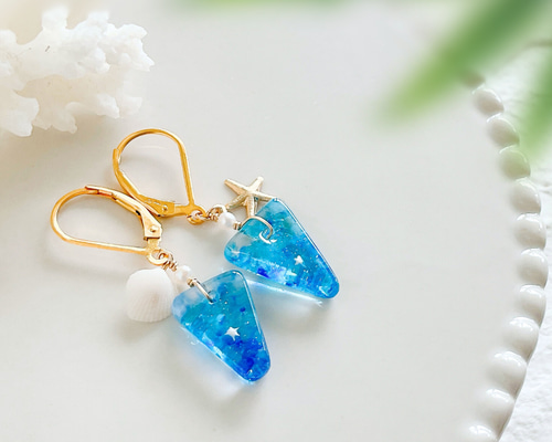 石垣島のガラスピアス 夏音 2502-1 ピアス（その他） 石垣島の海色