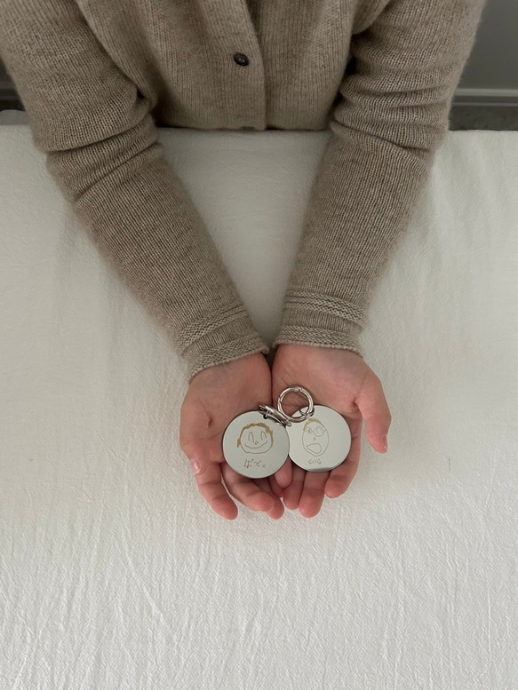 stainless name tag┃名入れ&送料無料◎お名前キーホルダー　刻印　名入れ　子どもの絵　ネームタグ 1枚目の画像