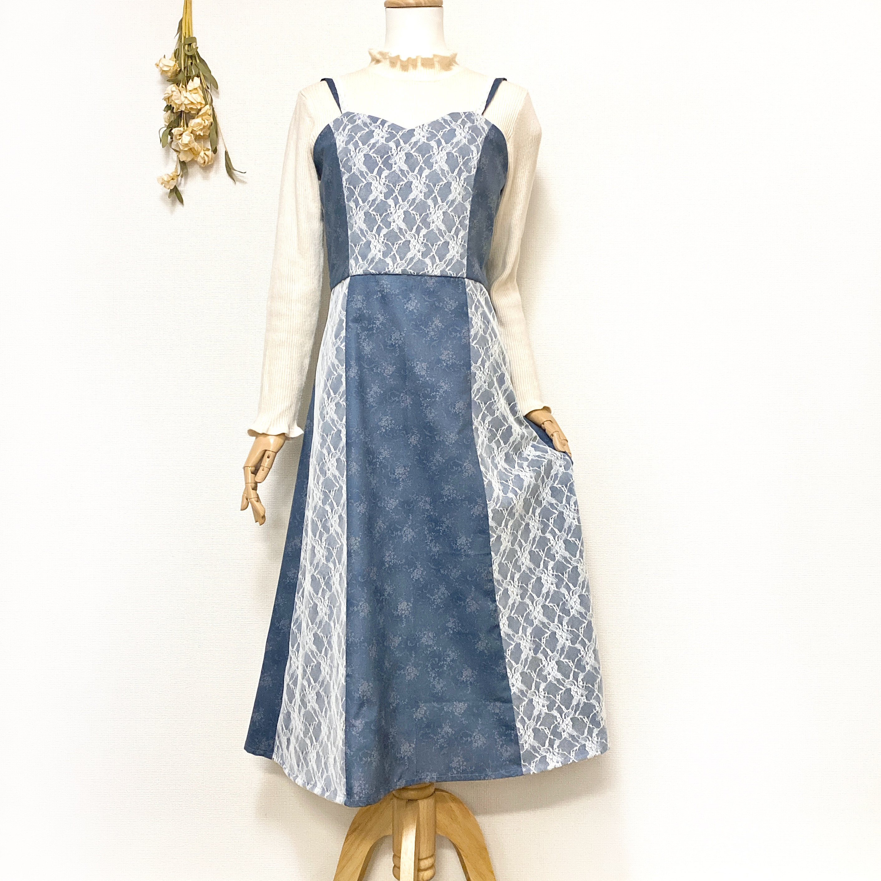 クラシカルな花柄とレースの重なりが美しい大人フェミニンキャミワンピース