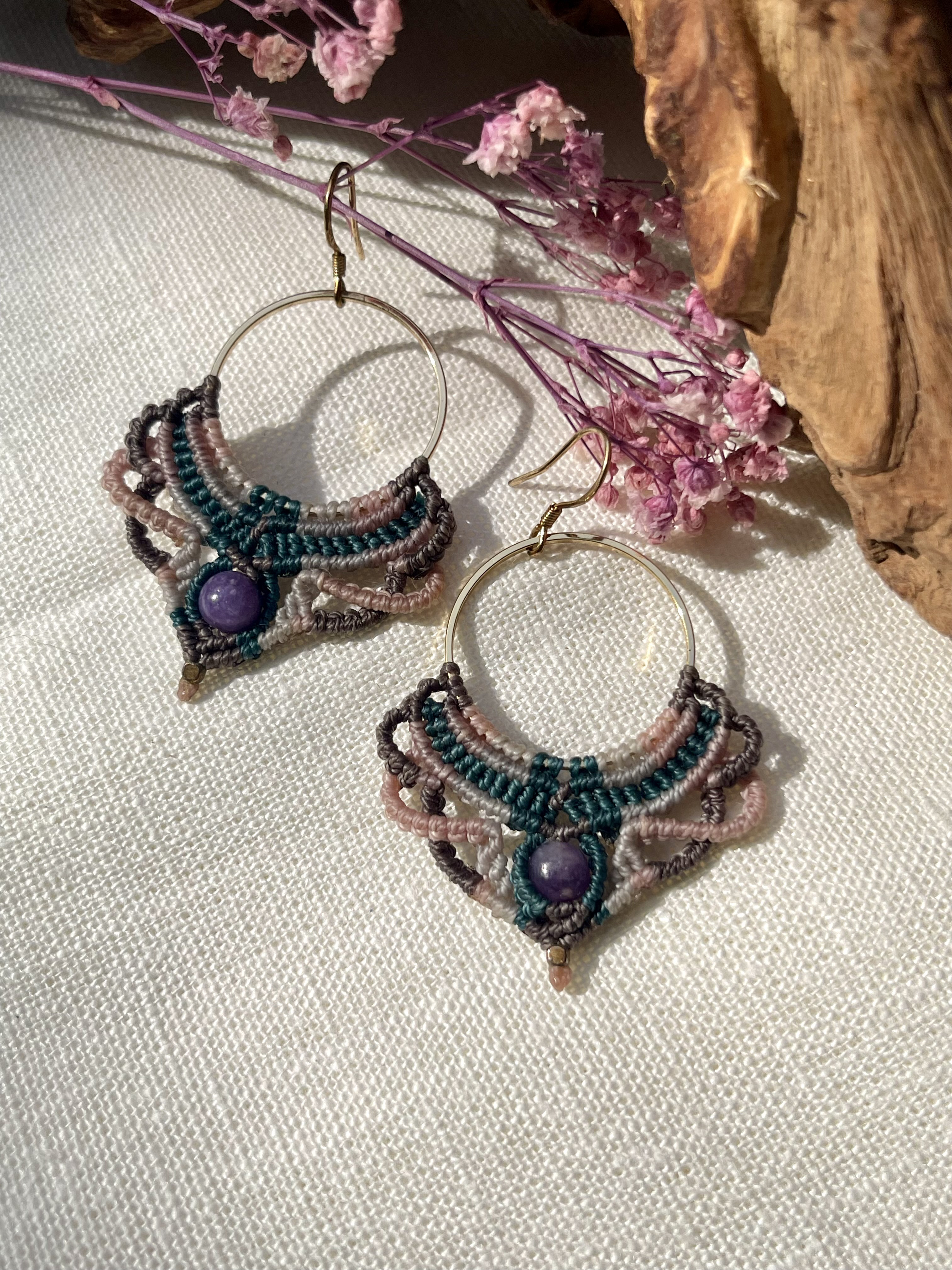 天然石　レピドライト（lepidolite）マクラメ　ピアス