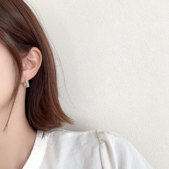 秋冬映え◆スクエアフープピアス/サージカルステンレス　ワンタッチピアス　スナップピアス　金属アレルギー対応　つけっぱ 5枚目の画像