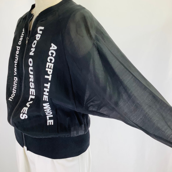 №24989　【2025年　春・夏　新作】フロント英字ロゴラグランシアーブルゾン 9枚目の画像