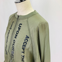 №24989　【2025年　春・夏　新作】フロント英字ロゴラグランシアーブルゾン 18枚目の画像