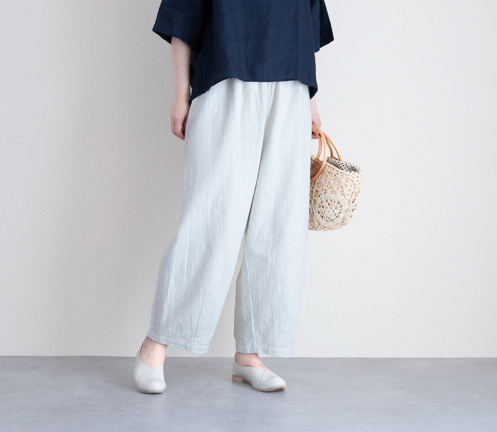 【デニム】ほどよくまるいコクーンパンツ　コットン　ホワイトグレー　ゆったり美シルエット　柔らかな履き心地　オールシーズン