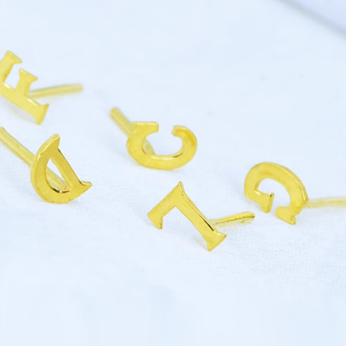 24K 24金　四つ葉のピアス 足金999刻印入り 24K 24金 四つ葉のピアス 足金999刻印入り