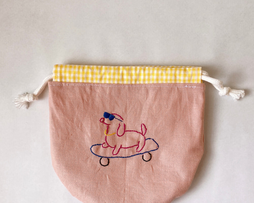 完成品】ダックスフンド ハンドメイド 手刺繍 丸巾着 オリジナル刺繍