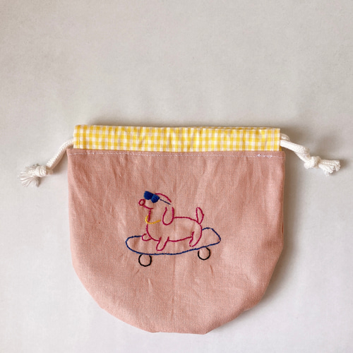 完成品】ダックスフンド ハンドメイド 手刺繍 丸巾着 オリジナル刺繍