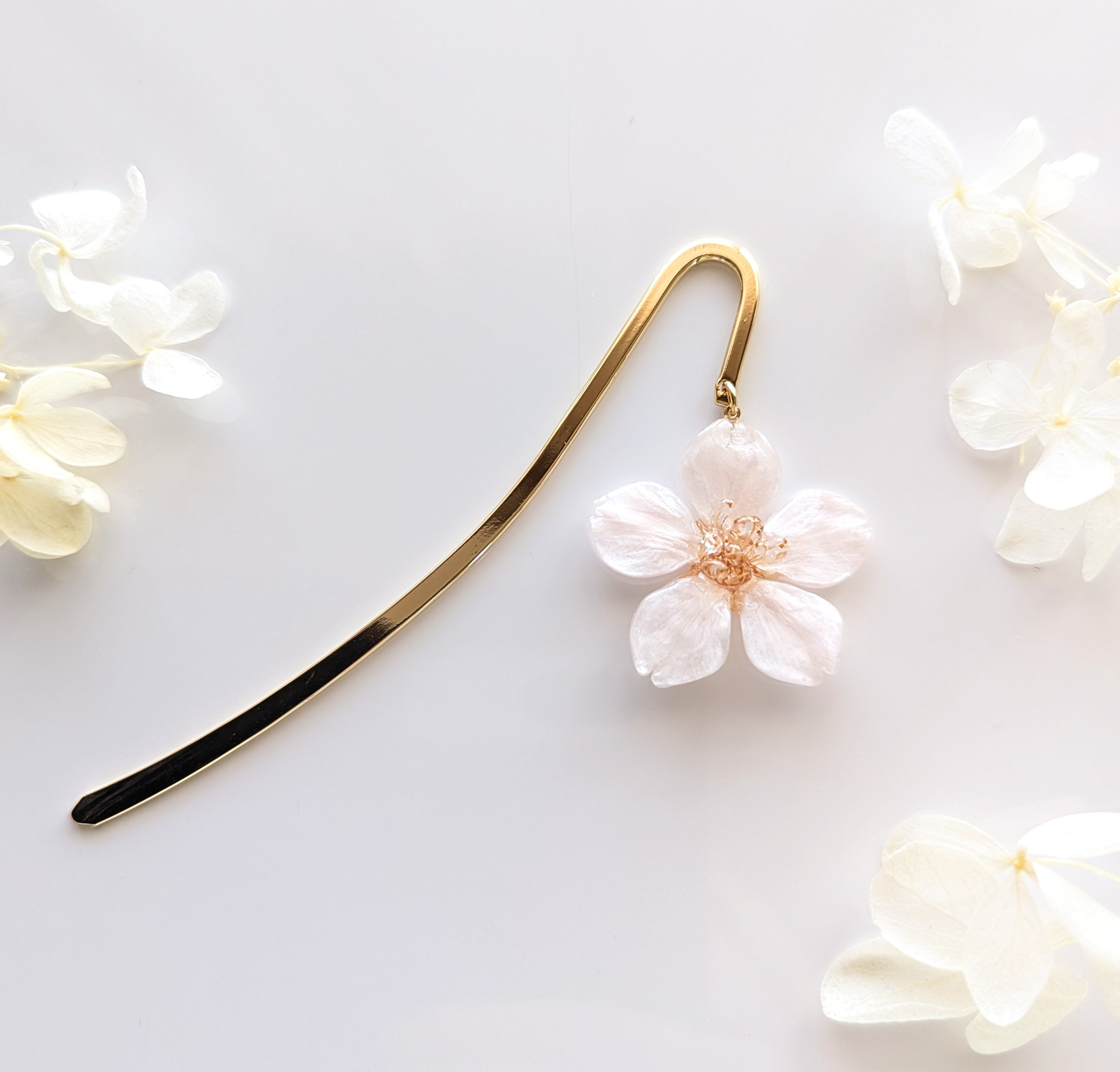 【受注制作】本物のお花　厳選花で仕上げる桜の栞／ブックマーク　ステーショナリー　文房具