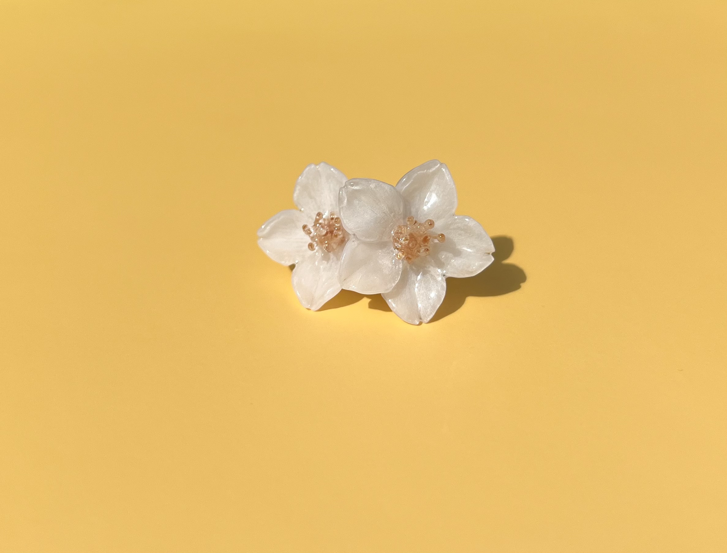 本物の桜 小さめ桜2輪のタックピン♢Sakura white