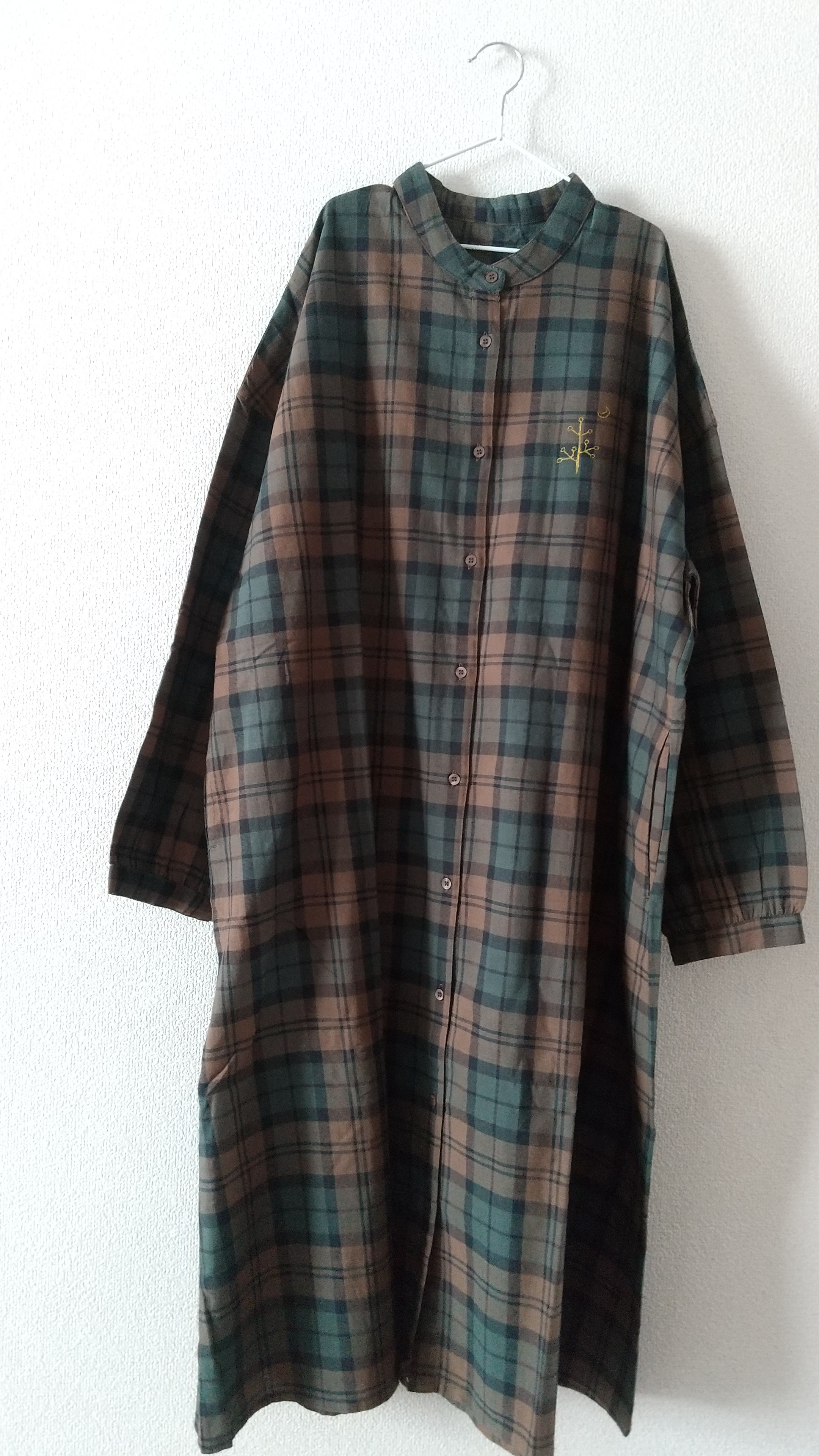 金色の木と三日月☆チェックワンピース(ブラウン×グリーン系)