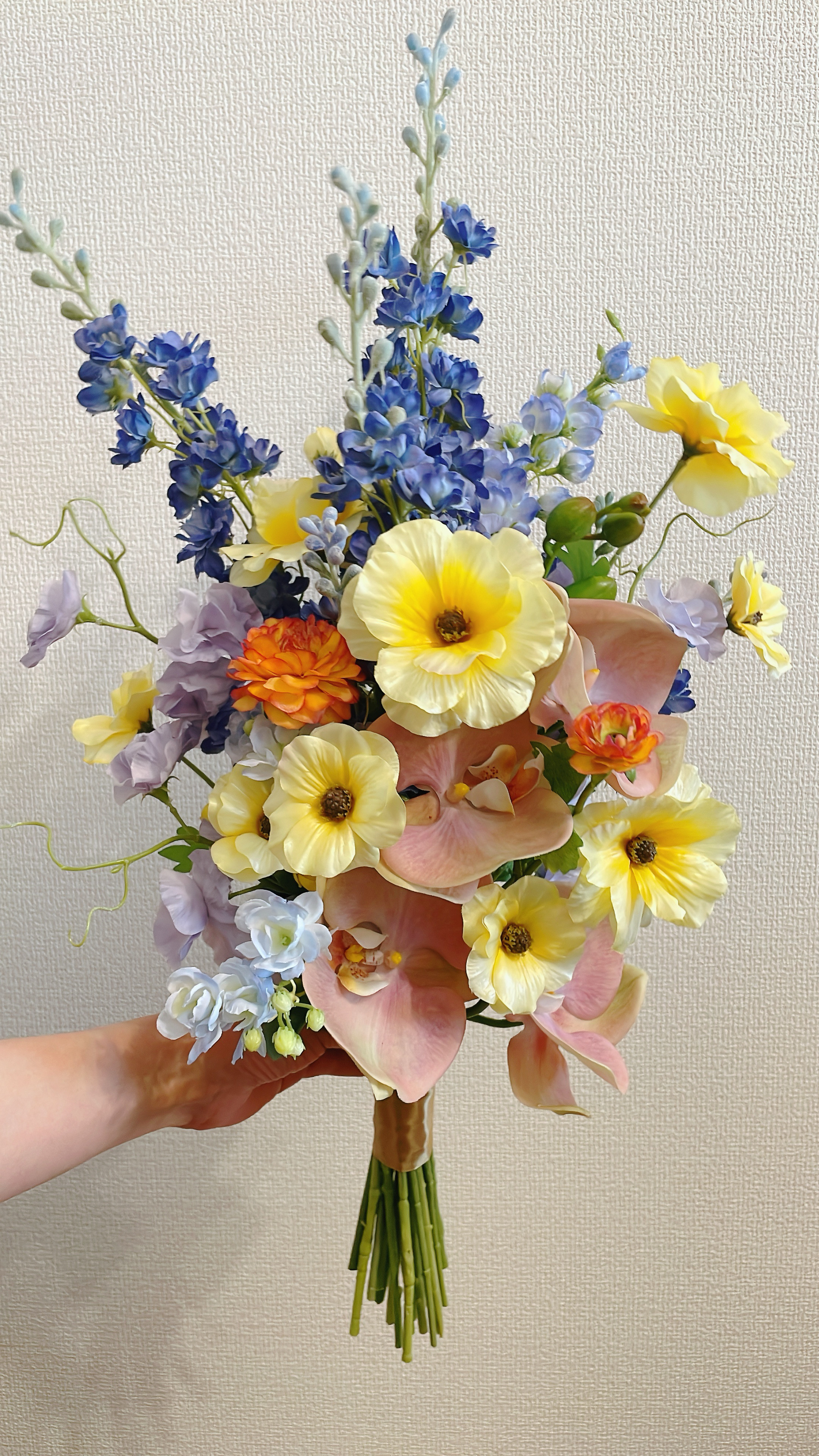 【完成品】アーティフィシャルフラワー・ブートニア付き　カラフルブーケ　ラナンキュラス　ウェディング
