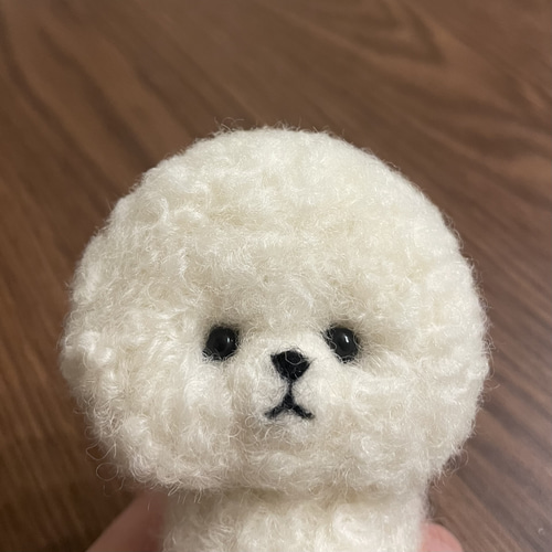 まっしろ、ふわふわ、まるまる。ビションフリーゼの羊毛フェルト置き物