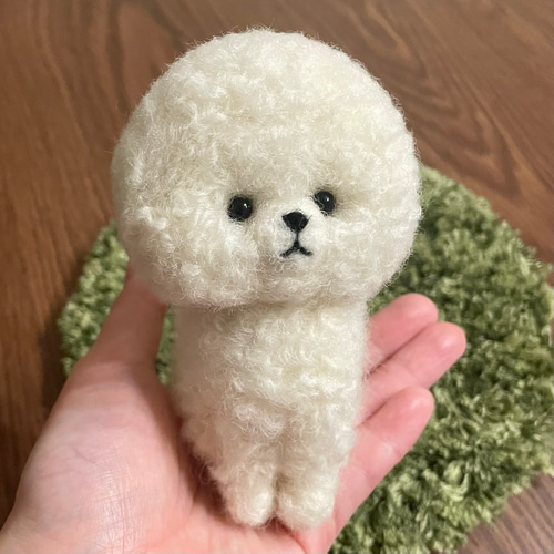 まっしろ、ふわふわ、まるまる。ビションフリーゼの羊毛フェルト置き物