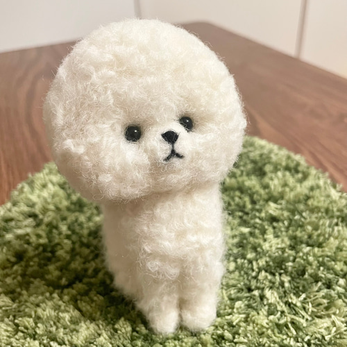 まっしろ、ふわふわ、まるまる。ビションフリーゼの羊毛フェルト置き物