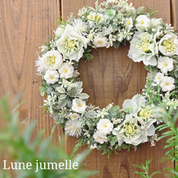 クリスマス リース ハーフリース 白 キラキラ 松ぼっくり 八角