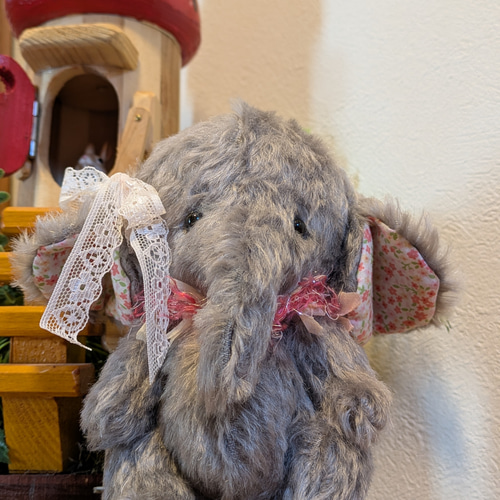 再販】夢見るぞうのぬいぐるみ ドイツ製モヘア生地のおめかしゾウさん