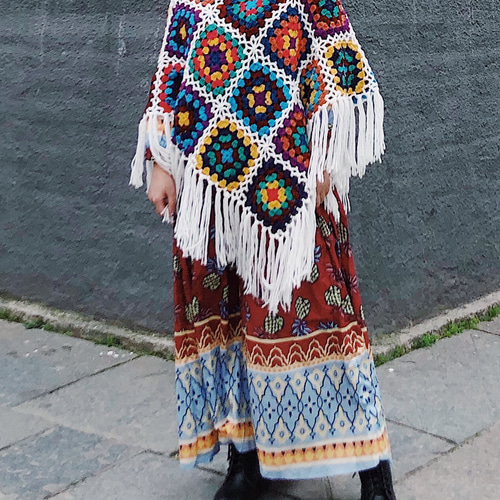 手編み クロシェ編みニットポンチョ ケープ フラワークロシェモチーフ