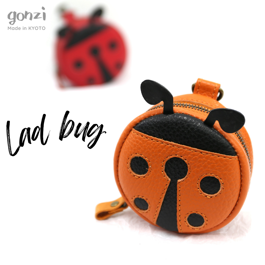 てんとう虫 丸ミニポーチ テントウムシ 七星 チャーム ゴルフボールケース プレゼント 贈り物 本革 レザー使用 春