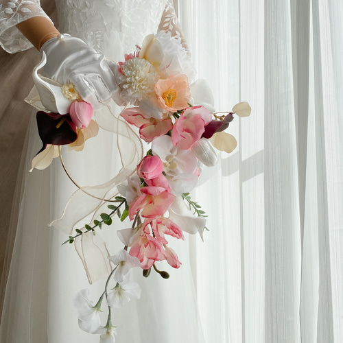 White & pink リボン型 ブーケ ウェディングブーケ バレエコア 胡蝶蘭