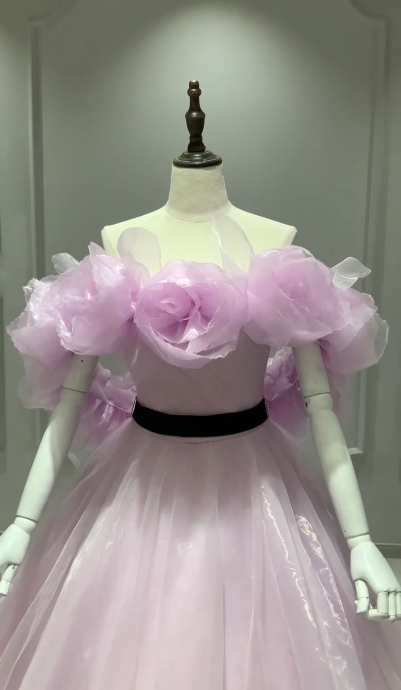 ウェブ限定！オーガンジー　お花飾り　紫ピンク　Aライン　取り外し可能オフショルダー　二の腕カバー結婚式前撮り披露宴演奏会