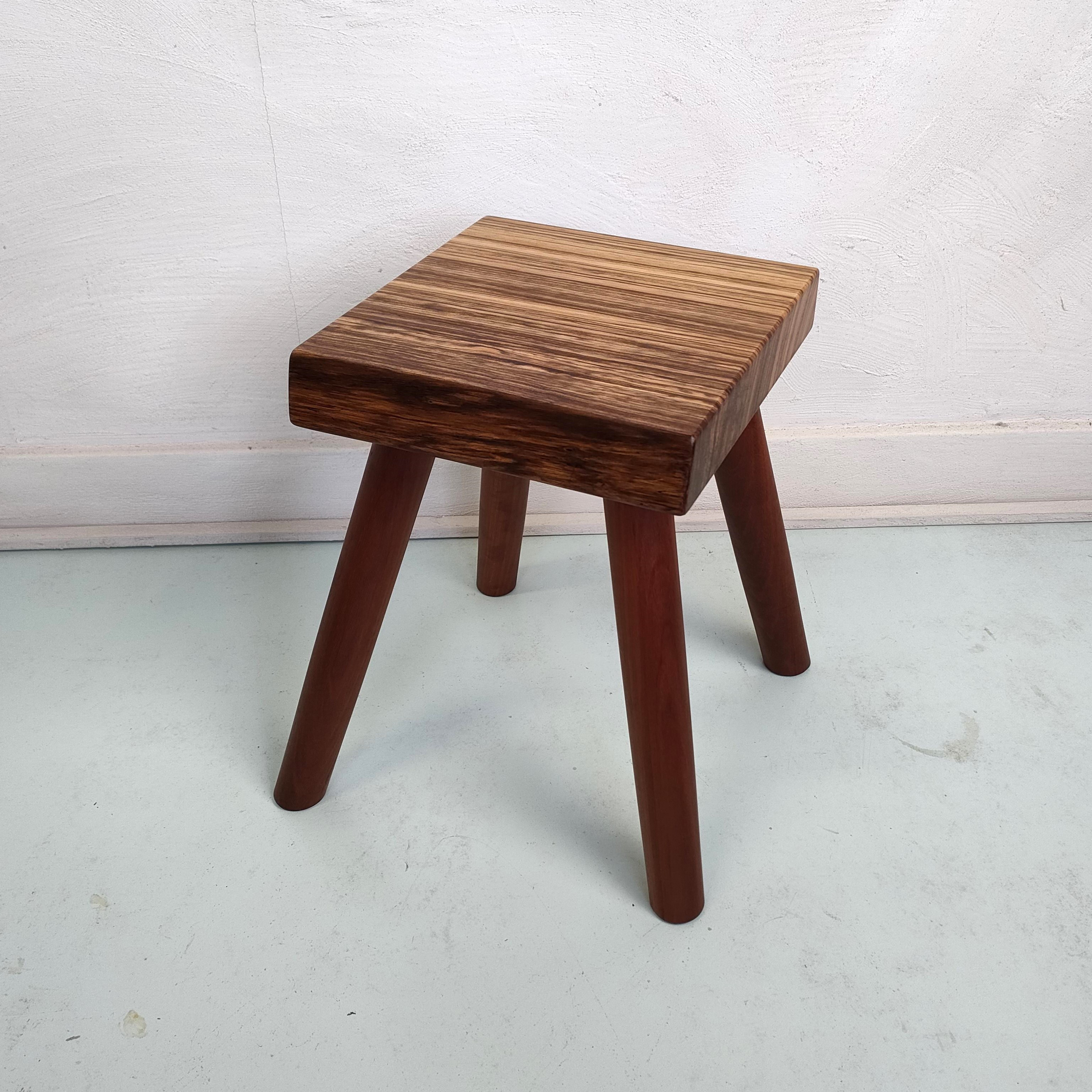 ベリの一枚板ミニスツール　no.06　☆一点物☆