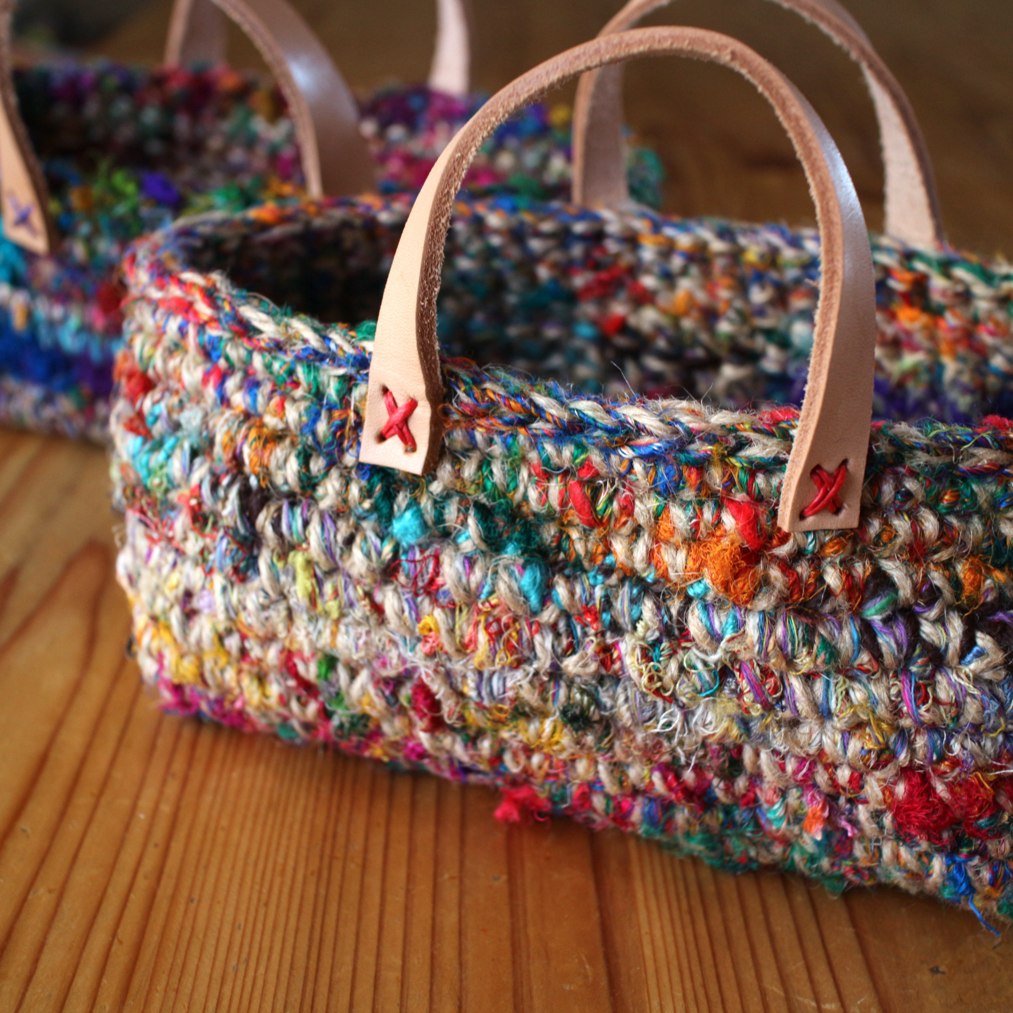 ☆お家bag☆持ち運び楽々♪革底のかご☆リサイクルシルク☆