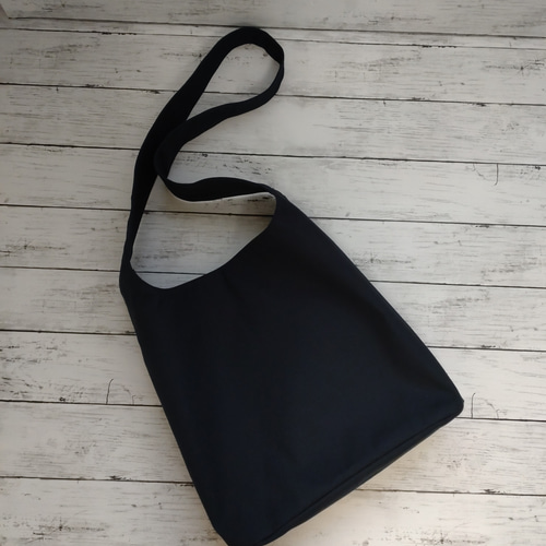 極美品✨ ヒューゴボス ショルダーバッグ ネイビー サコッシュ