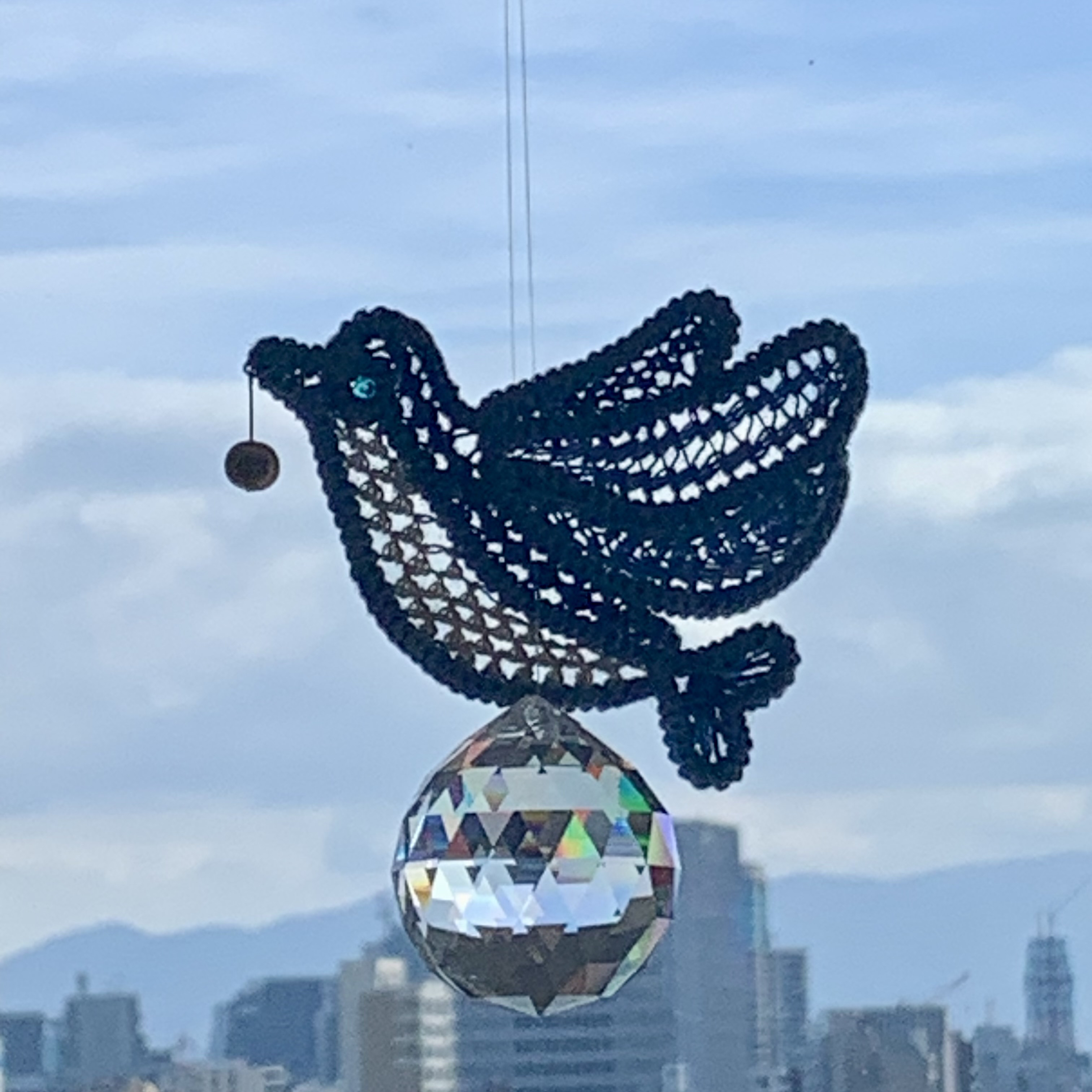 受注販売　青い鳥ブローチ　刺繍　レース　プレゼント　春　ブルー　パール