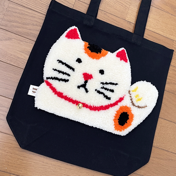 ★にゃんバッグ★　帆布のトートバッグにかわいいにゃんラグ付けちゃいました♪♪