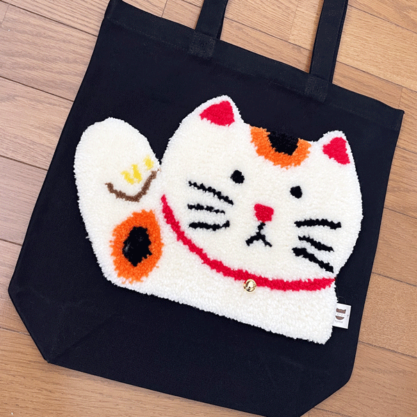 ★にゃんバッグ★　帆布のトートバッグにかわいいにゃんラグ付けちゃいました♪♪