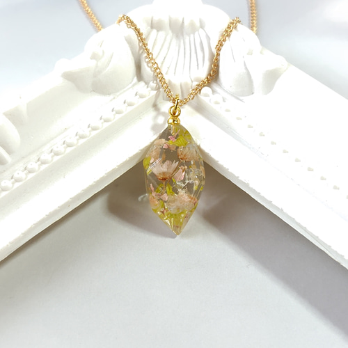 春の新作＊春をイメージしたピンクと黄緑色のドライフラワーの鉱石型