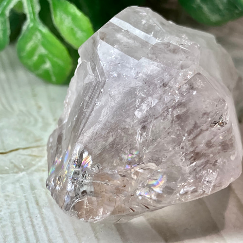 カコクセナイト内包✨　レインボー　ラベンダー　アメジスト　結晶　原石 カコクセナイト内包 レインボー ラベンダーアメジスト 結晶 ラフ