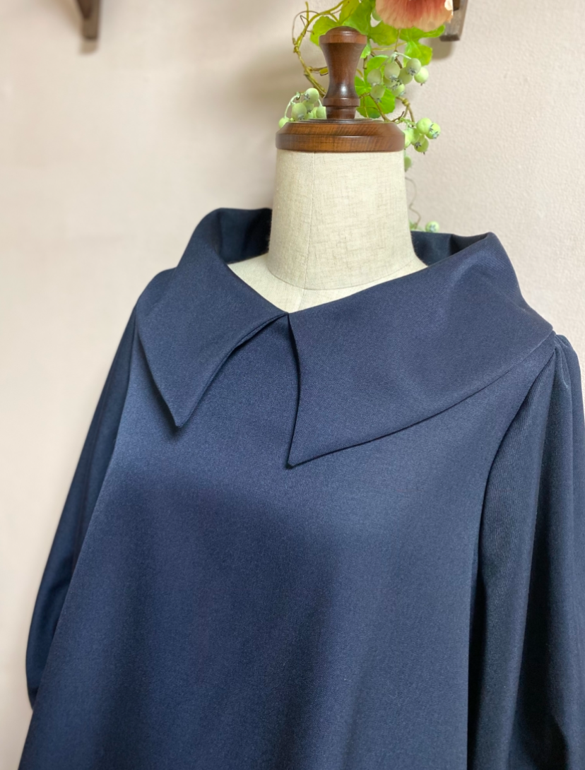 《大きいサイズ》フォーマル　クラシカル襟のＡラインワンピース Ｌ•ＬＬ　１３号  紺　ネイビー　七五三