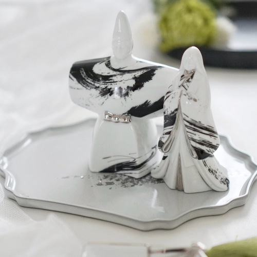 モノトーン雛人形｜現代の暮らしに馴染むモダン&シックなひな飾り