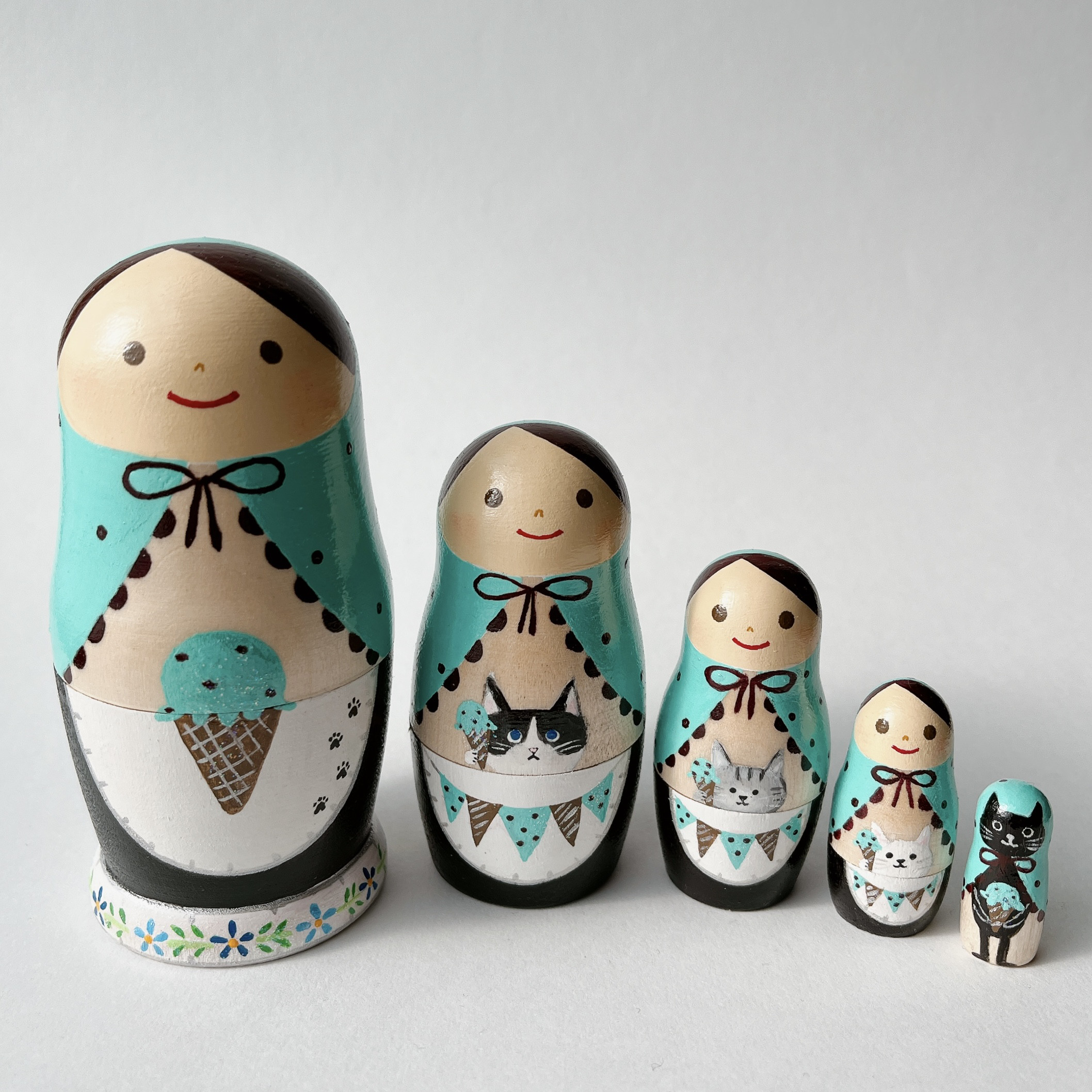 【受注制作】チョコミント頭巾マトリョーシカ・猫さんも　チョコミントアイス ・ハチワレ ねこ
