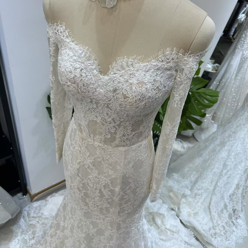 スレンダーウエディングドレス シンプル マーメイド 総レース 花