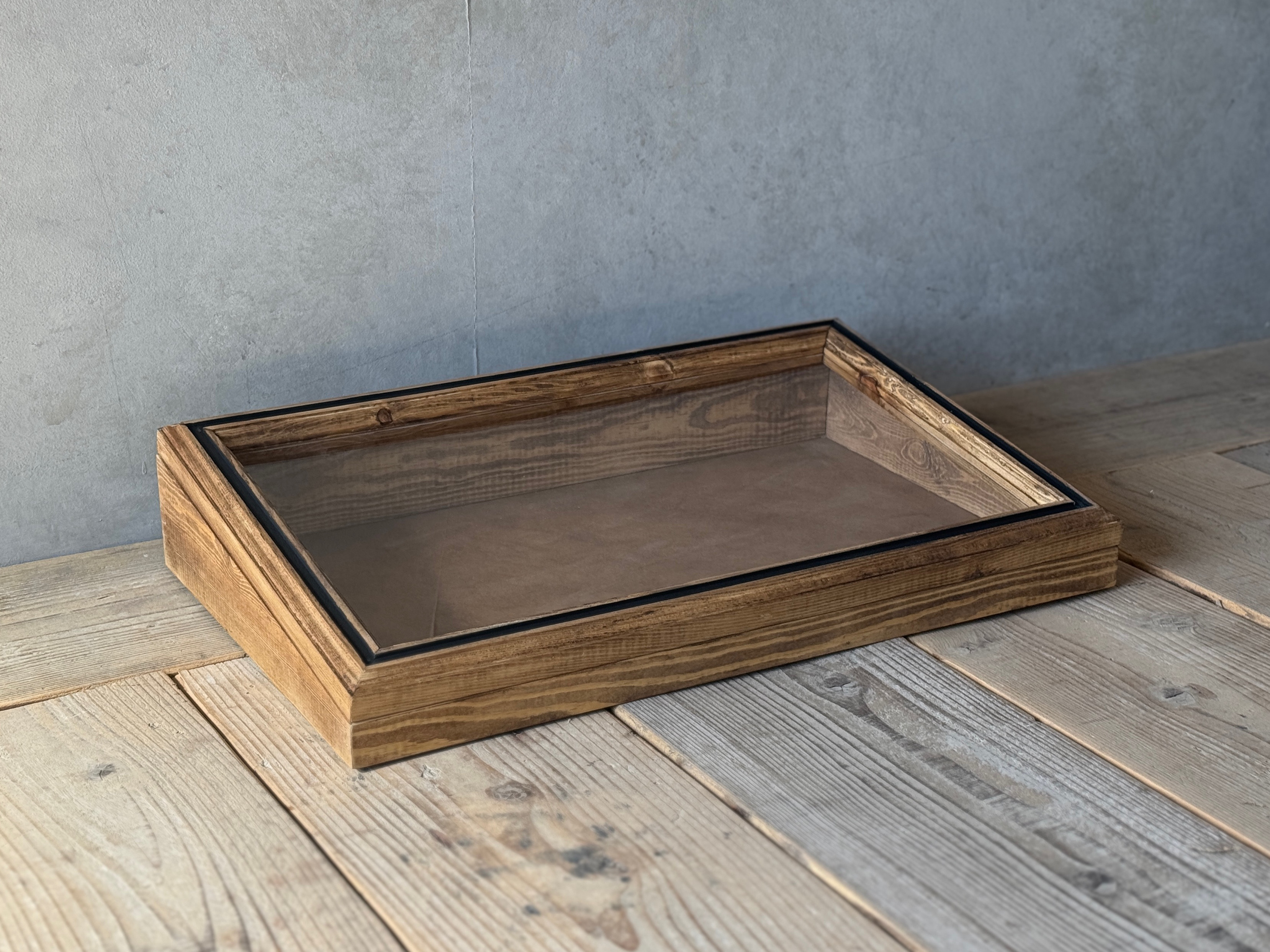 【黒ラインが空間を引き締める】ディスプレイ　木製　ショーケース】ジュエリー　店舗　アクセサリー　オーダー　焼き菓子