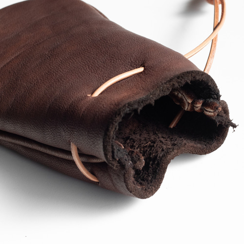 巾着　牛革 牛革巾着 | iichi 日々の暮らしを心地よくするハンドメイドや