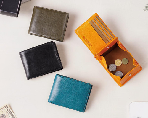 コインの出し入れがしやすい！ボックス型小銭入れのお財布／ヴァケッタ