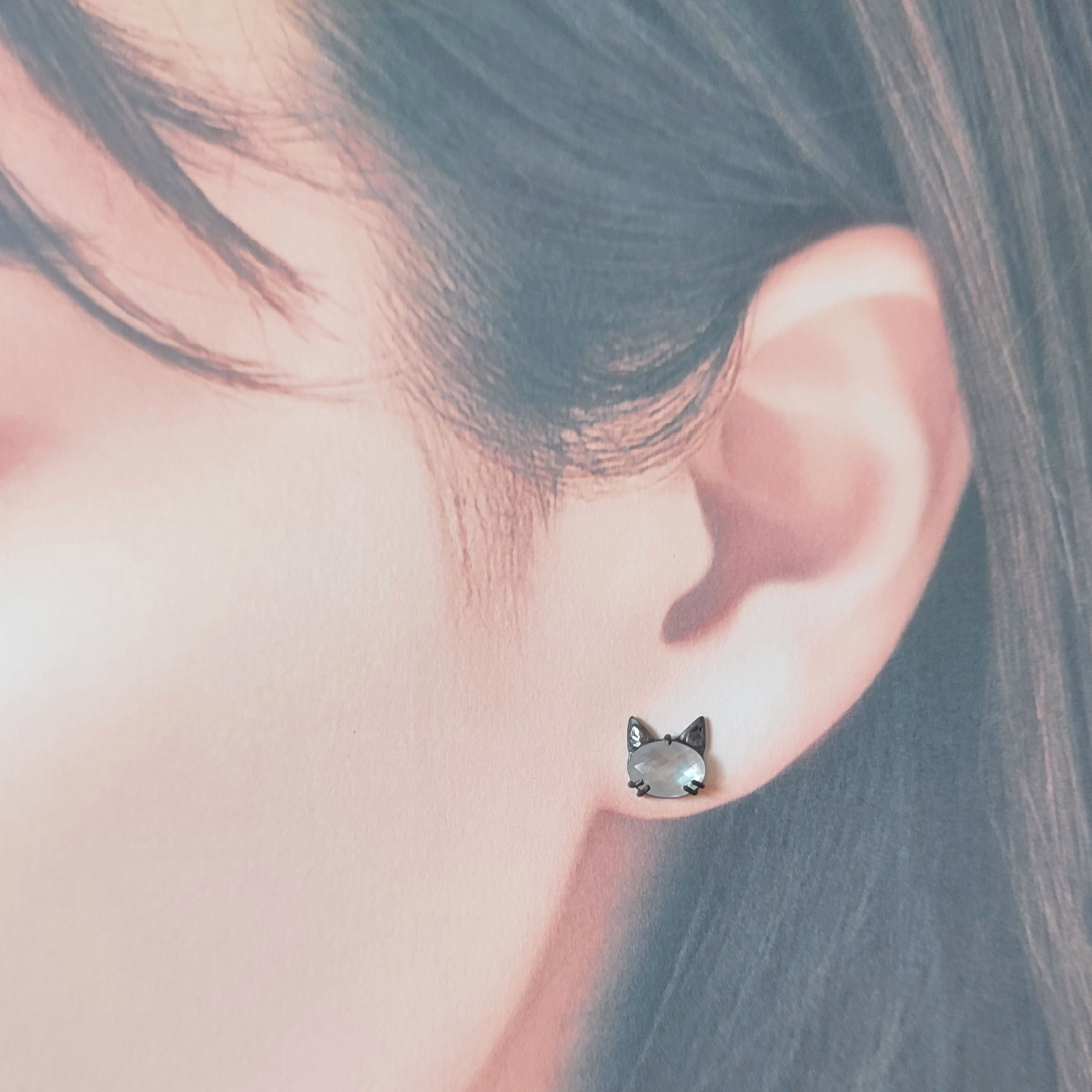 【受注制作】金属アレルギー対応/選べる/2種類/猫/黒猫/白猫/ねこ/天然石/ダブレット/スタッド/一粒/ピアス