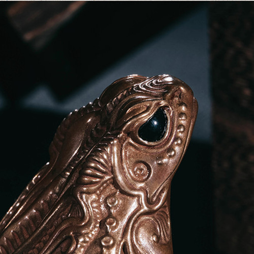 青銅および銀製のカエルフィギュア香炉 – 多機能動物アートデスク