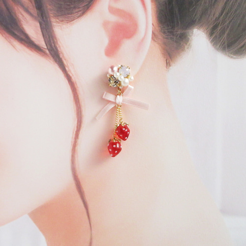 ビジューとLovelyいちご～Clear Red～ イヤリング ピアス ビジュー