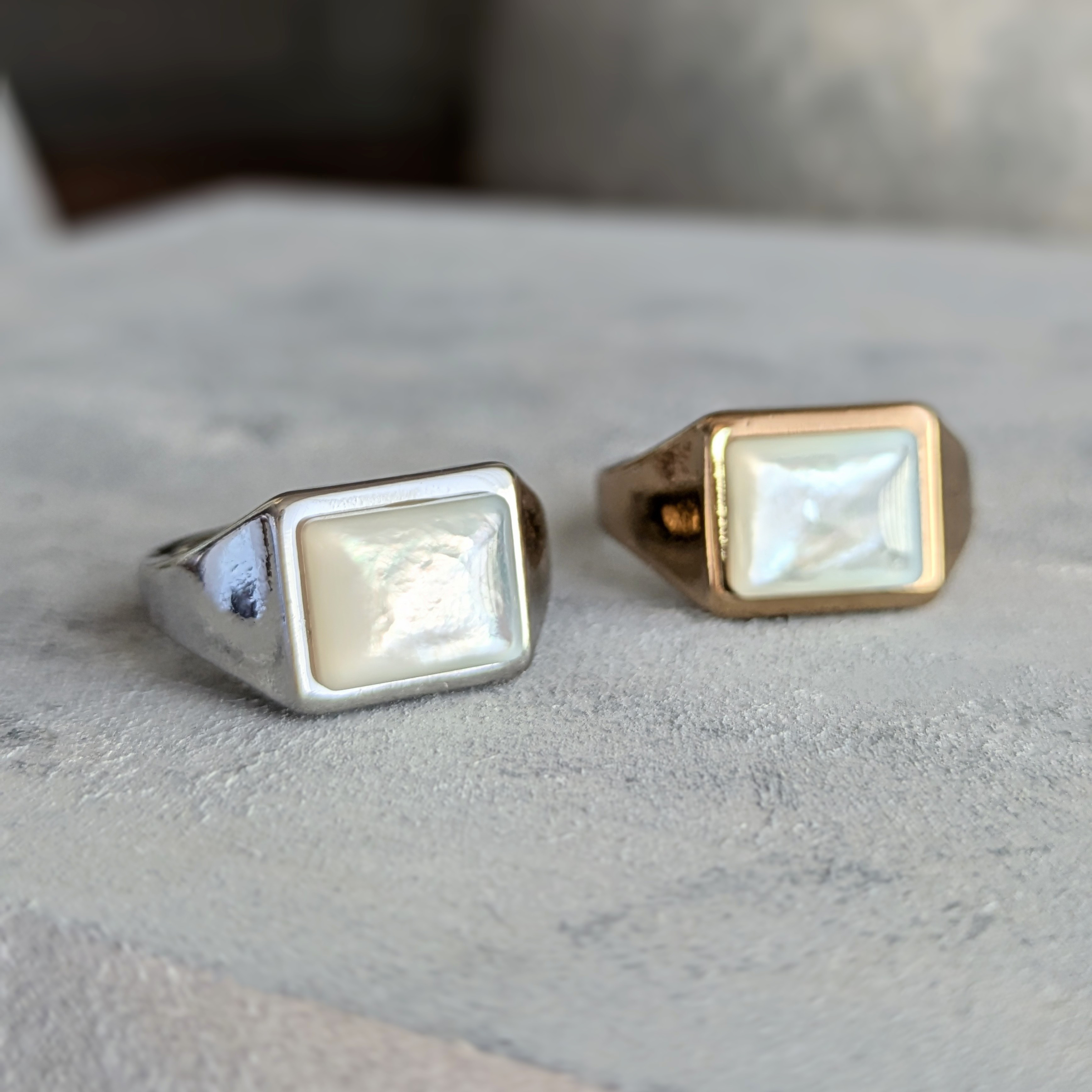 抜群の存在感と柔らかな華やかさ レクタングル 白蝶貝 天然石 チャンキーシグネットリング